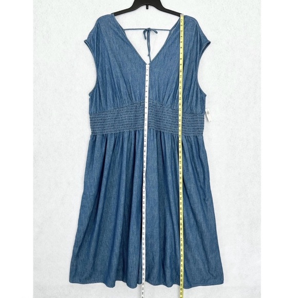Old Navy Womens Dress Size 3X Blue Chambray Denim Midi Smocked Waist Cottagecore - Picture 14 of 16